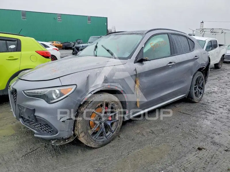 2021 Alfa Romeo Stelvio фото