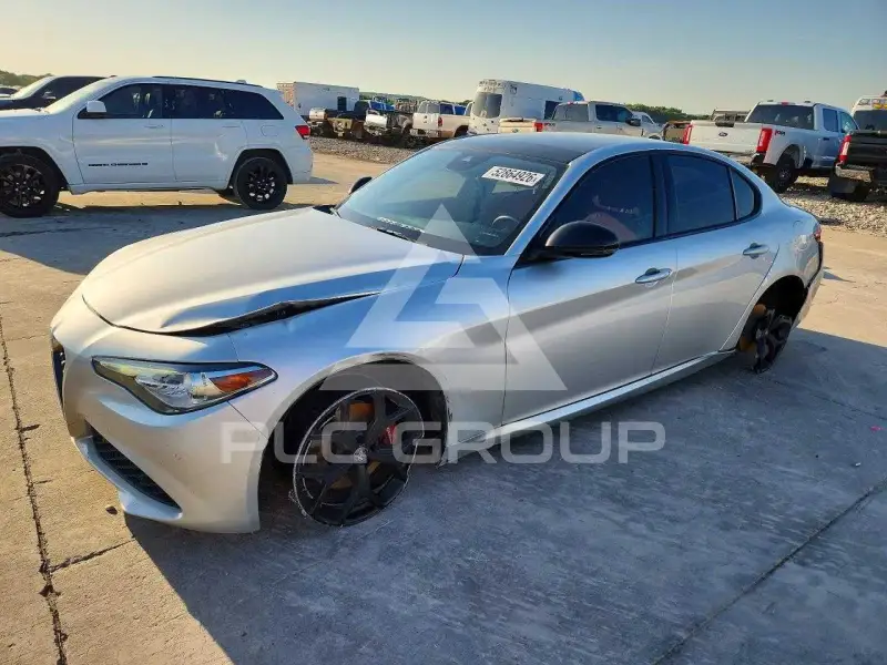 2021 Alfa Romeo Giulia фото
