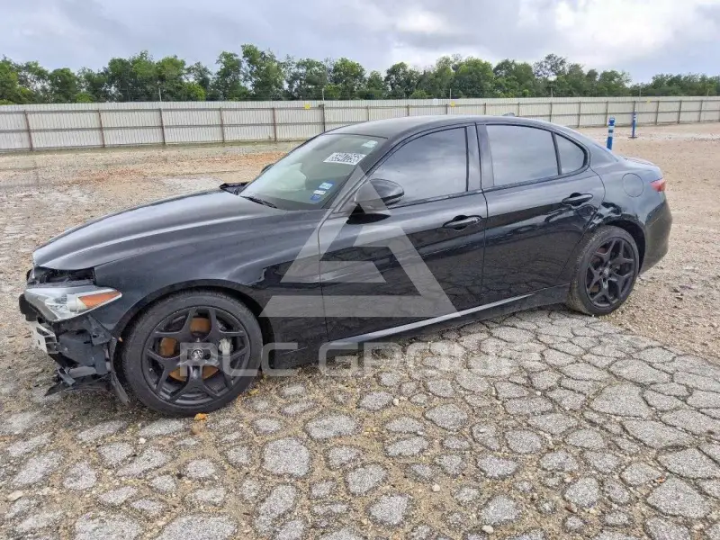 2021 Alfa Romeo Giulia фото