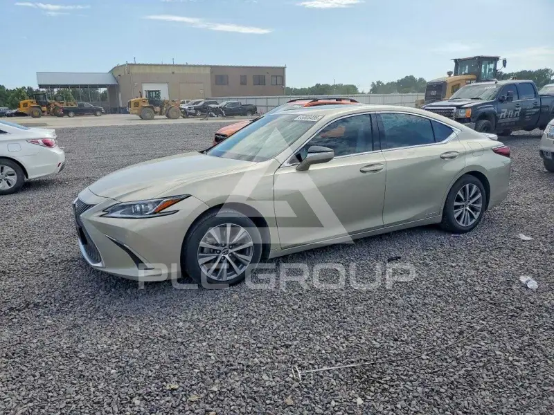 2021 Lexus ES300 photo