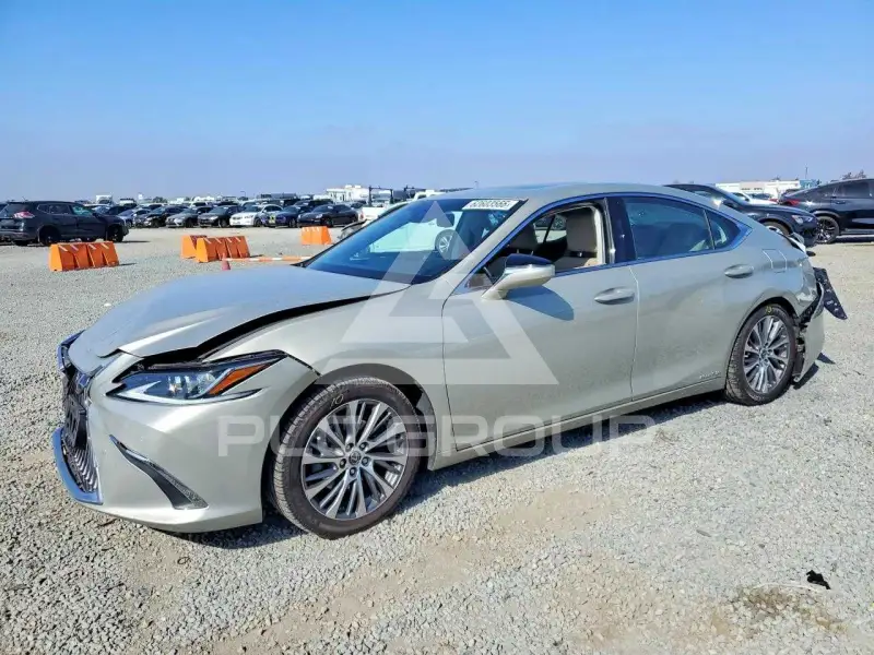 2021 Lexus ES300 фото