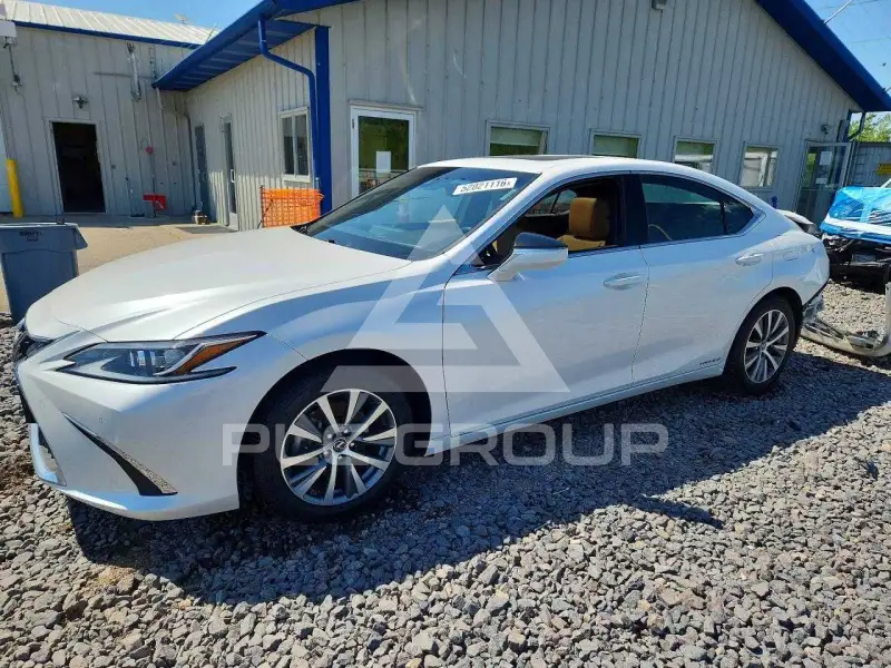 2021 Lexus ES300 фото