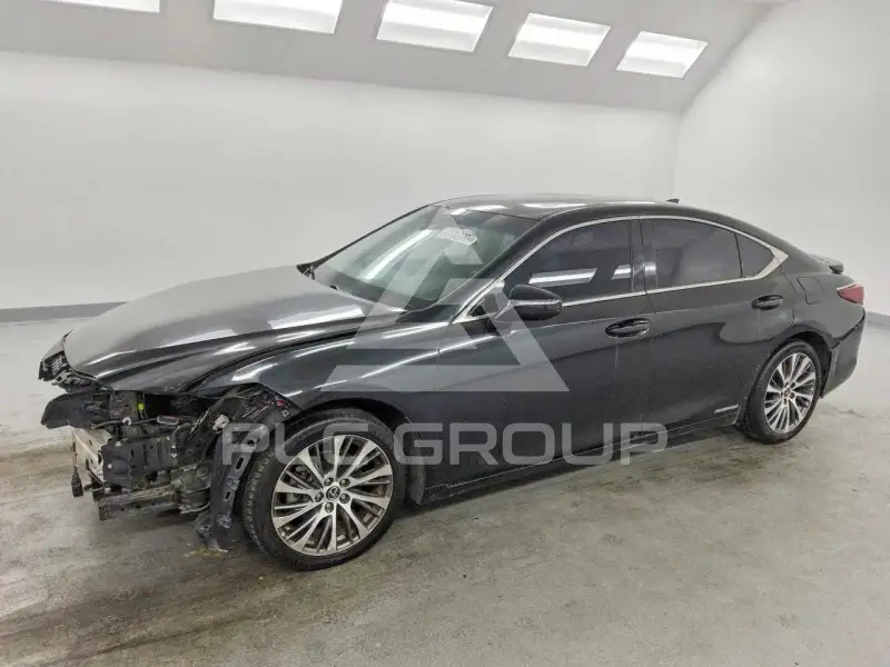 2021 Lexus ES300 photo