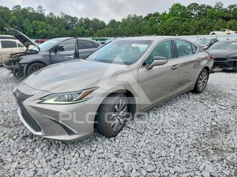 2021 Lexus ES300 photo