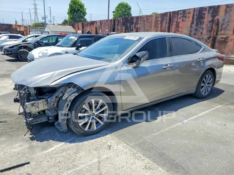 2021 Lexus ES300 фото
