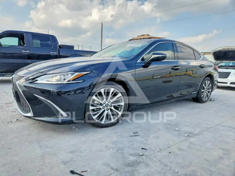 2021 Lexus ES300 photo
