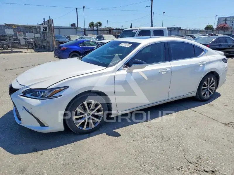 2021 Lexus ES300 photo