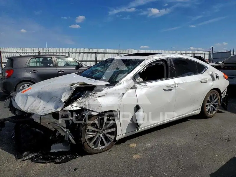 2021 Lexus ES300 фото