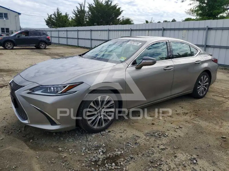 2021 Lexus ES250 photo
