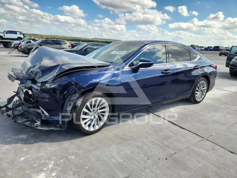 2021 Lexus ES photo