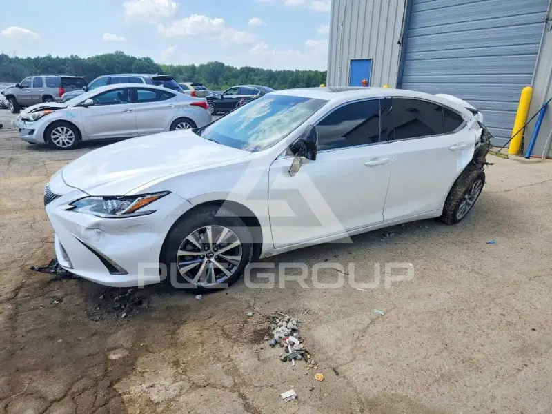 2021 Lexus ES350 photo