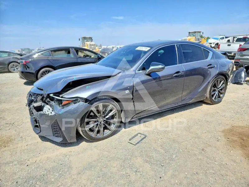 2021 Lexus IS photo