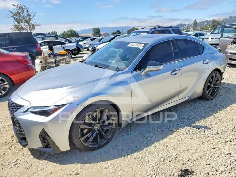 2021 Lexus IS photo