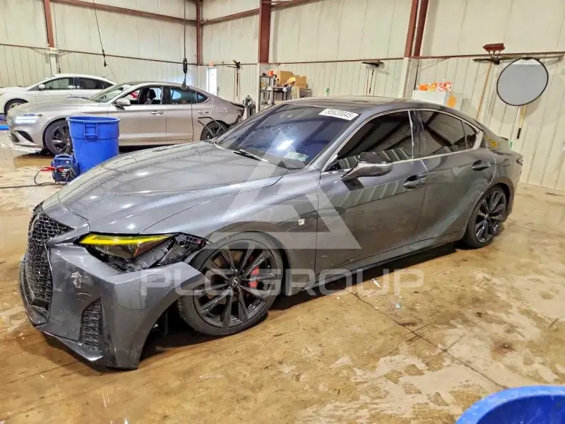 2021 Lexus IS photo
