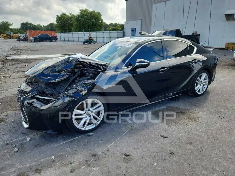 2021 Lexus IS фото