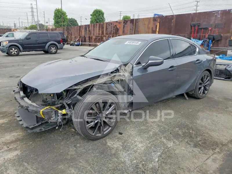2021 Lexus IS photo