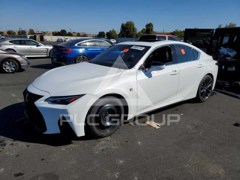 2021 Lexus IS photo