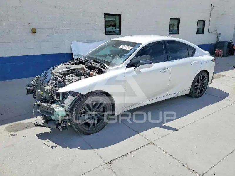 2021 Lexus IS photo
