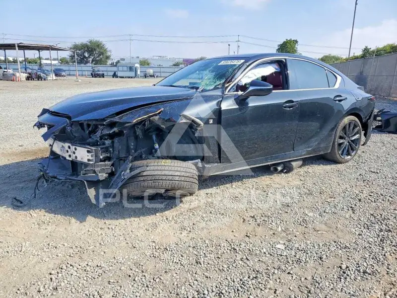 2021 Lexus IS photo