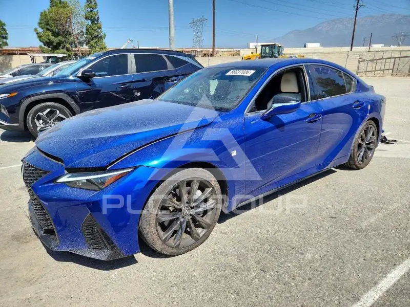 2021 Lexus IS фото