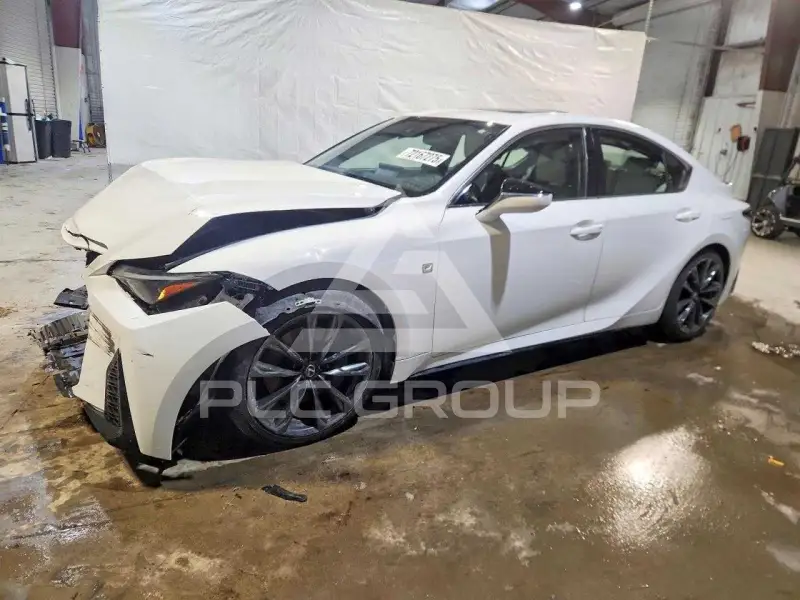 2021 Lexus IS350 photo