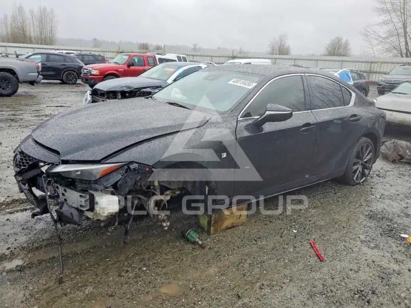 2021 Lexus IS photo