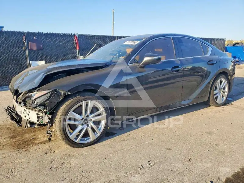 2021 Lexus IS фото