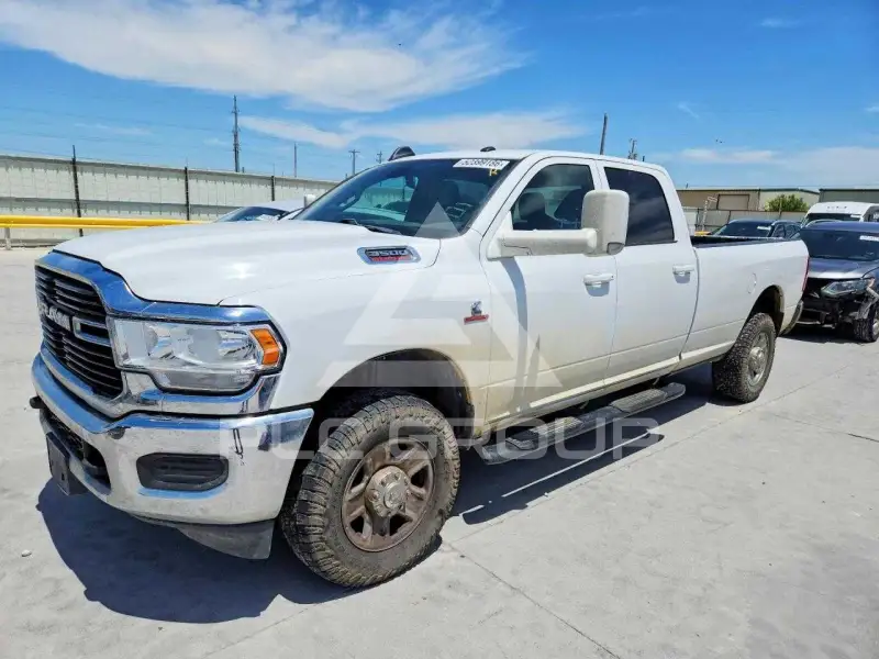 2021 RAM 3500 photo