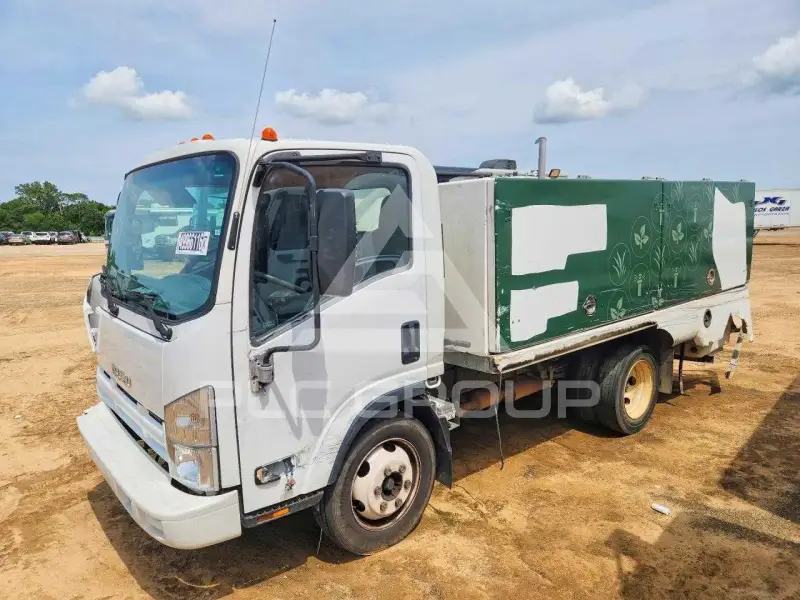 2021 Isuzu NPR фото