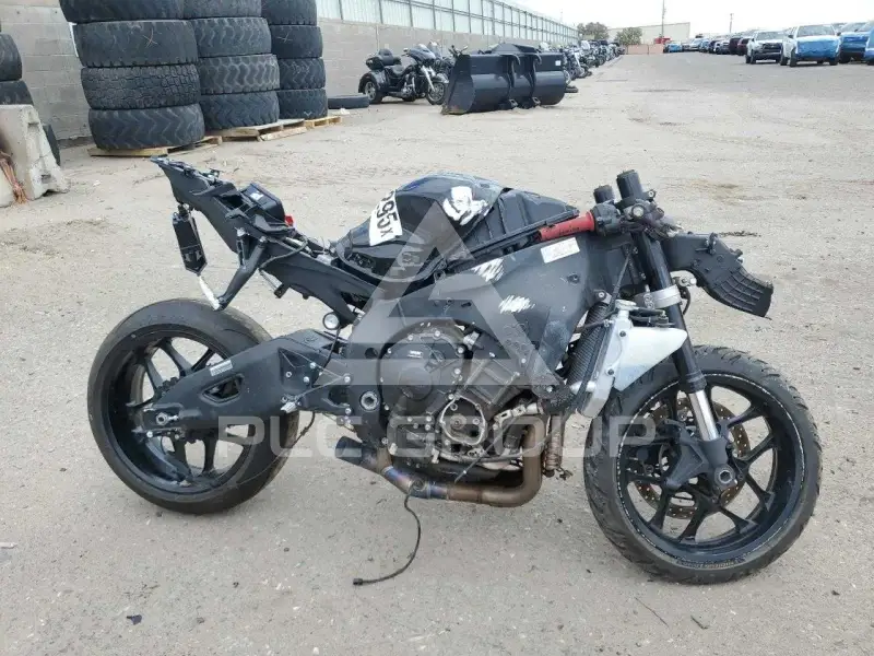 2021 Yamaha YZF1000 фото
