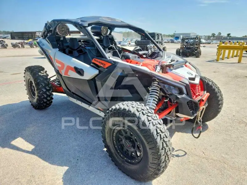 2021 Can-AM Sidebyside фото