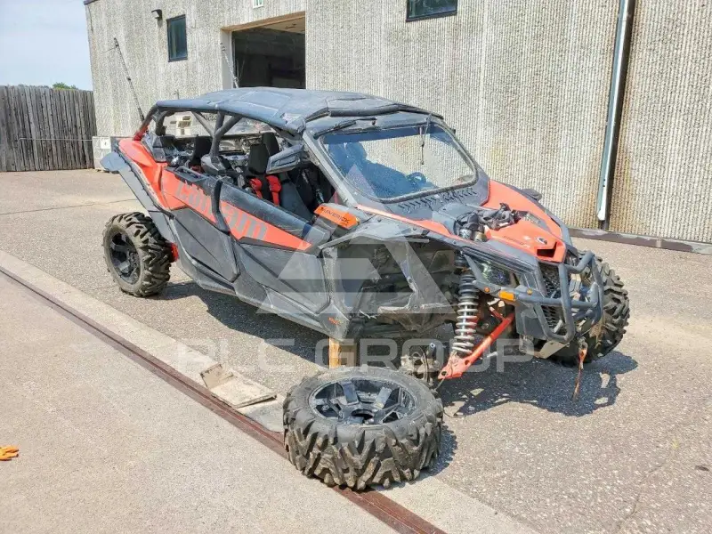 2021 Can-AM Sidebyside фото