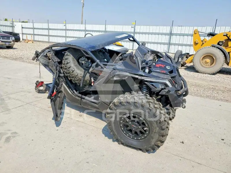 2021 Can-AM Sidebyside фото