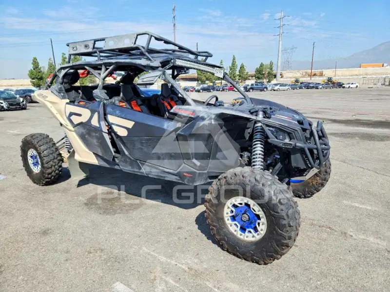 2021 Can-AM Sidebyside фото