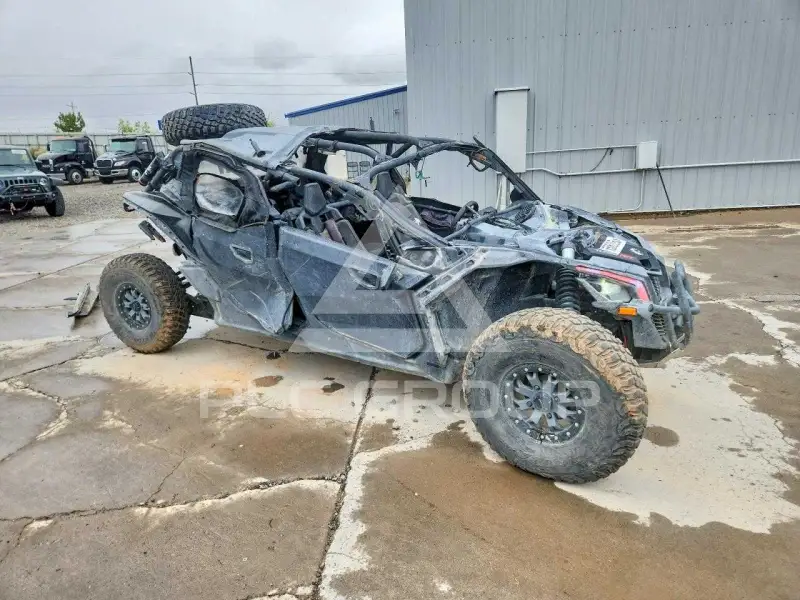 2021 Can-AM Sidebyside фото