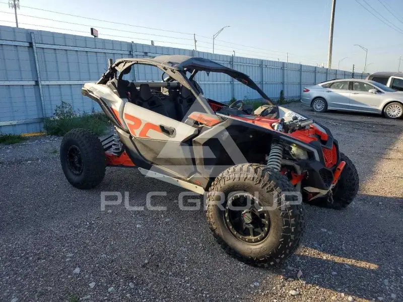2021 Can-AM Sidebyside фото