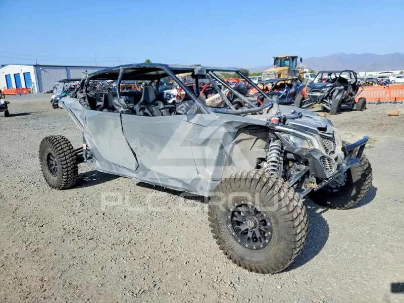 2021 Can-AM Sidebyside фото