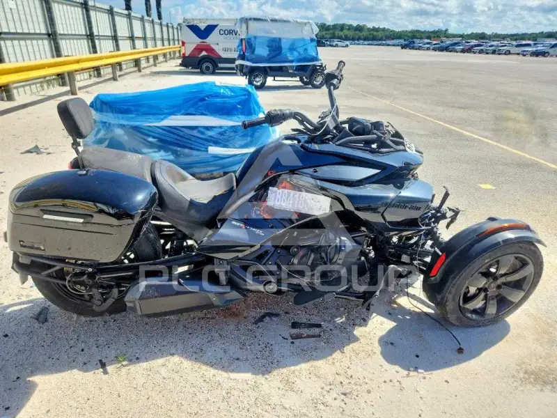 2021 Can-AM SPYDER фото