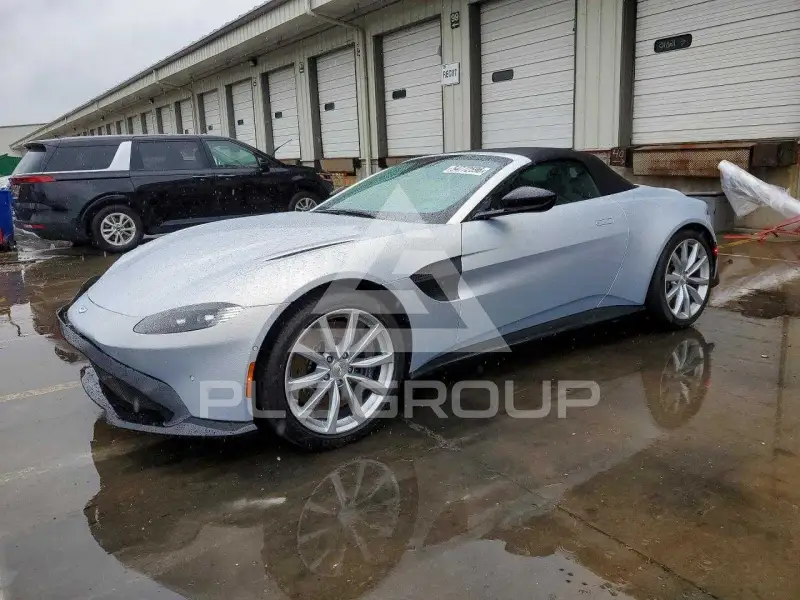2021 Aston Martin  фото