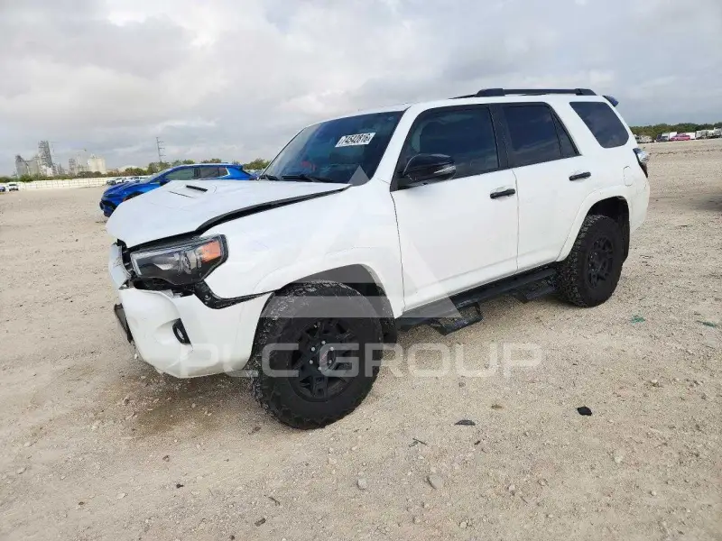 2021 Toyota 4 RUNNER фото