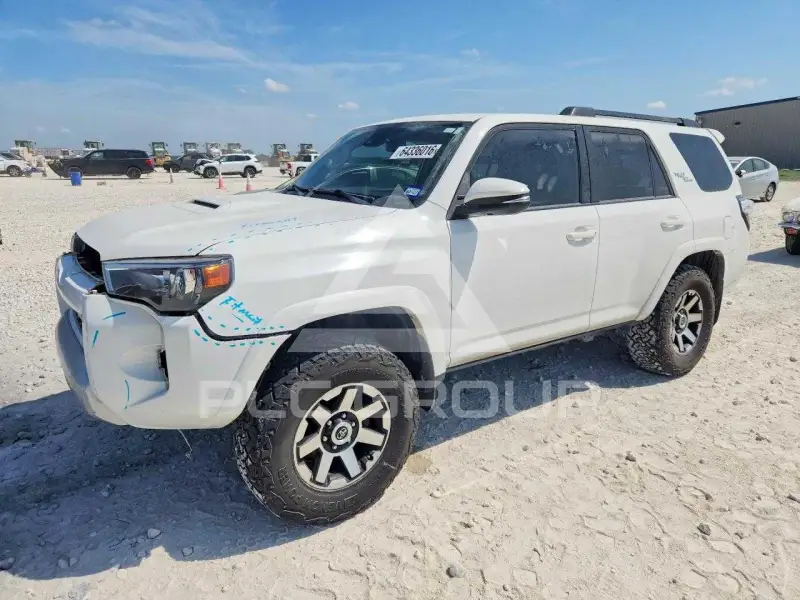 2021 Toyota 4 RUNNER photo