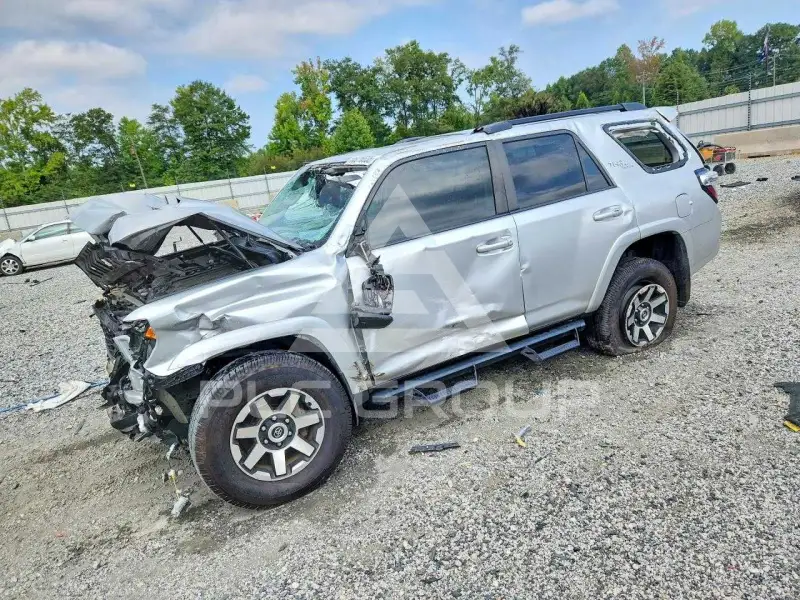 2021 Toyota 4 RUNNER photo