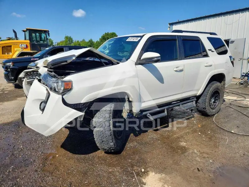 2021 Toyota 4 RUNNER фото