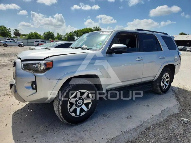 2021 Toyota 4 RUNNER photo