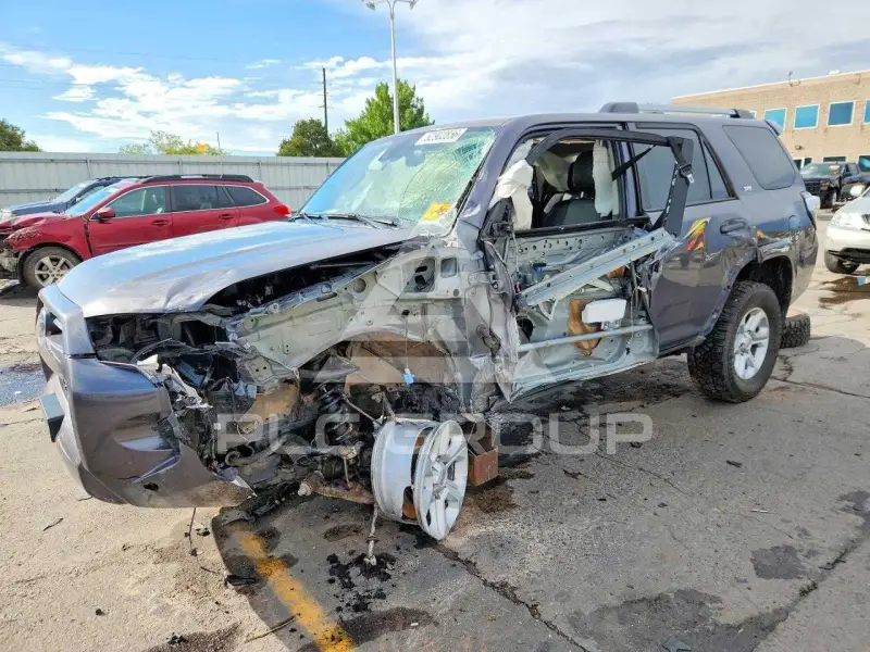 2021 Toyota 4 RUNNER photo