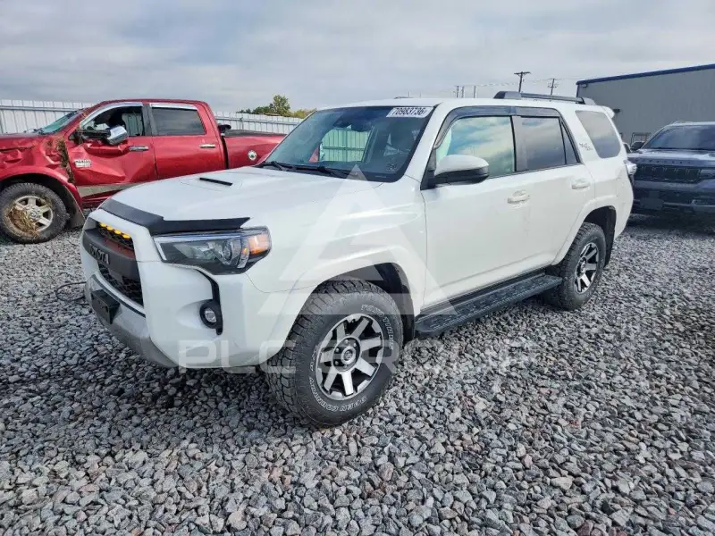 2021 Toyota 4 RUNNER фото