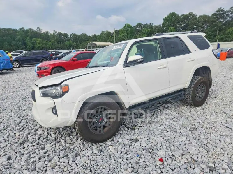 2021 Toyota 4 RUNNER photo