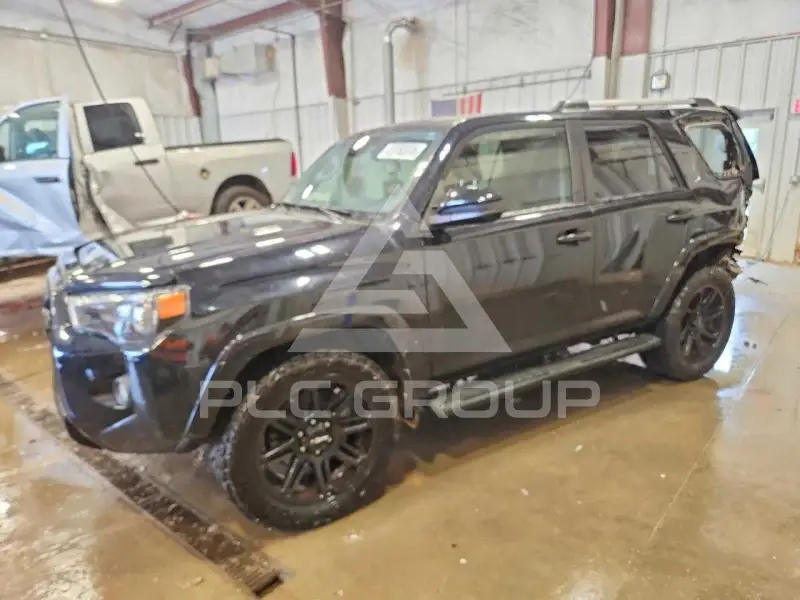 2021 Toyota 4 RUNNER photo
