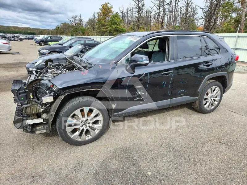 2021 Toyota RAV4 фото