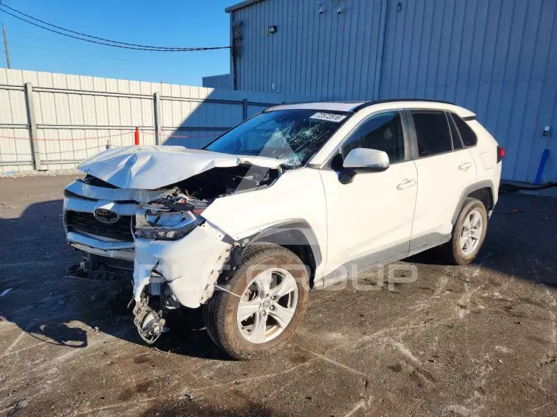 2021 Toyota RAV4 фото